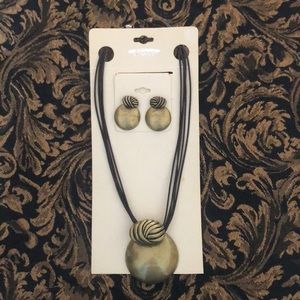 Bronze burnished knot necklace with earrings